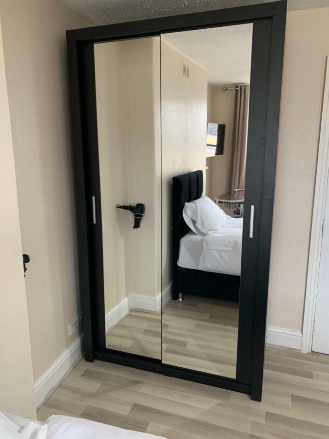 Cotswold Valley Aparthotel สเตราด์ ภายนอก รูปภาพ